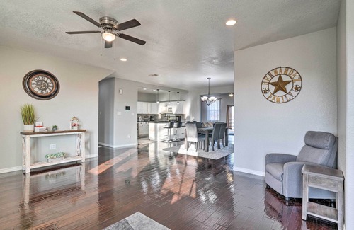 Atascosa House | Peaceful Atascosa Home w/Balcony & Deck!