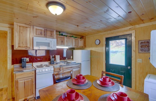 Beattyville Cabin | Peaceful Beattyville Cabin Near Red River Gorge!