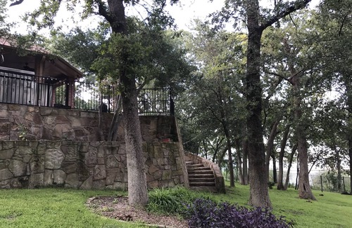 Azle House | Peaceful & Beautiful Lake Front 3 BR/3 BA Hideaway on Eagle Mountain Lake