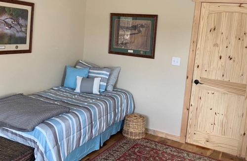 Perry Park Cabin | Peaceful, Beautiful Views, 10 miles to State Capitol