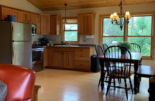Hibbing Cabin | Peaceful cabin retreat on Clearwater Lake (4 season)