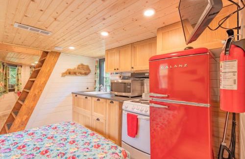 Heidelberg House | Peaceful cabin with hot tub, games, near river