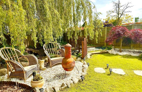 Hoddesdon House | Peaceful,captivating Home With Idylic Surroundings