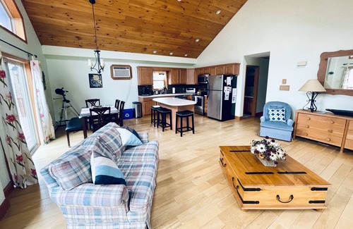 Prattsville House | Peaceful Catskill Mountains Cabin