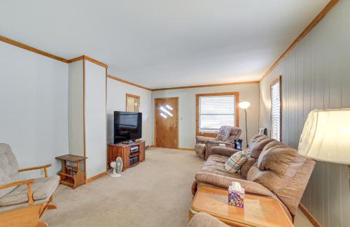 Channing House | Peaceful Channing Retreat 3 Mi to Lake Access!