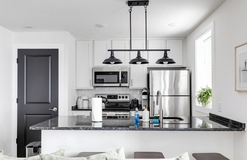 Church Hill Apartment | Peaceful Churchill Apt; Central Location, Modern