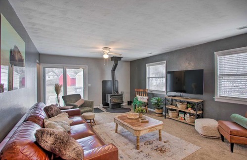 Bedford House | Peaceful Cottage about 8 Mi to Downtown Toledo!