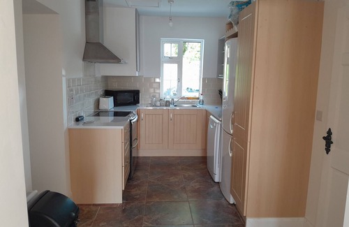 Ogonnelloe Cottage | Peaceful Cottage in the Clare countryside, amazing views and close to the water
