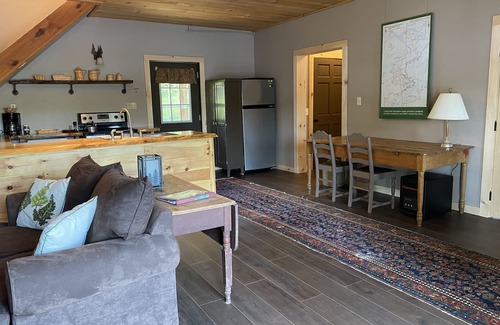 Russell Cabin | Peaceful Cottage on the Water ~ Sauna Cabin, Kayaks, SUP Board, Canoe & more!