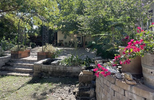 Lincoln Cottage | Peaceful Country Getaway for One or Two