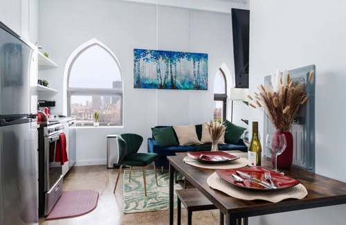 Uptown Apartment | Peaceful Cozy Beach View| 13 mins DT | 4 mins Lake