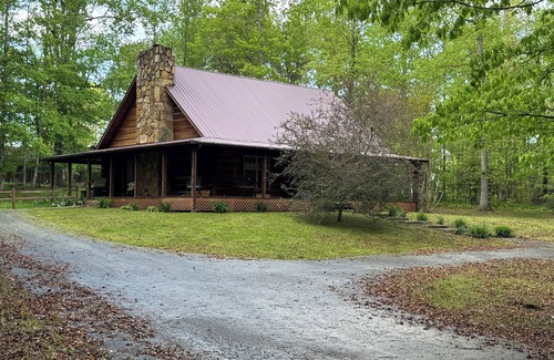 Farmers Cabin | Peaceful, cozy cabin less than two miles from Cave Run Lake and I64.