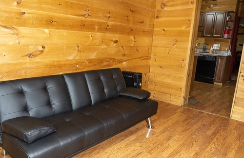 Watertown Apartment | Peaceful Decor crafted Apartment 1 BEDROOM 2 BATHROOMS