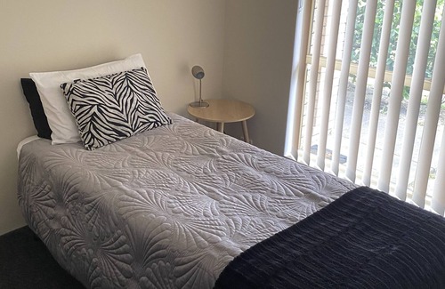 East Bunbury House | Peaceful East Bunbury duplex unit, 5 minute drive from the City Centre