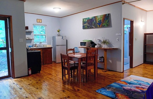 San Ignacio Cottage | Peaceful Family Cottage w/AC, 3 beds- Car rental, Restaurant & Private pickup