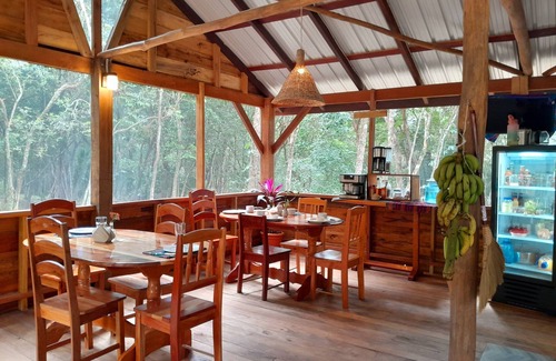 San Ignacio Cottage | Peaceful Family Cottage w/AC, 3 beds- Car rental, Restaurant & Private pickup