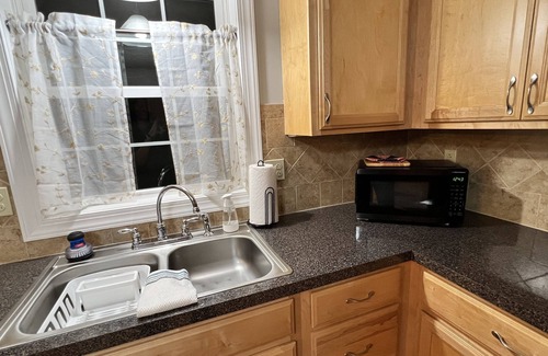 Ransom House | Peaceful family & pet-friendly country 3-bedroom house. Fire pit & pool access!