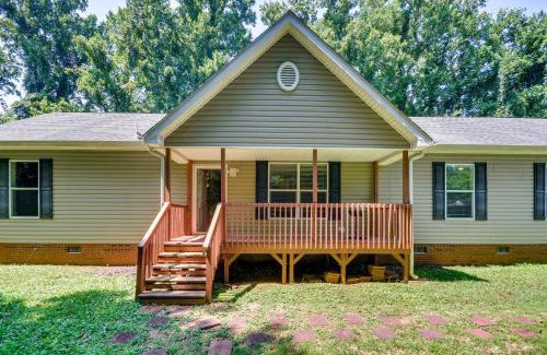 Winston - Salem House | Peaceful Family Retreat in Winston-Salem