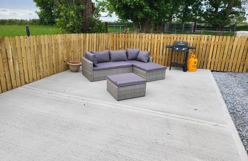 Castleblakeney House | Peaceful Farm Cottage in Menlough near Mountbellew, Ballinasloe, Athlone & Galway