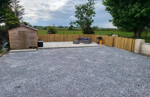 Castleblakeney House | Peaceful Farm Cottage in Menlough near Mountbellew, Ballinasloe, Athlone & Galway