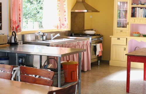 Lidster Bed & Breakfast | Peaceful farm retreat near Orange; come and cook, rest and explore.