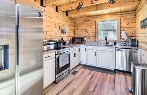 Dyke Cabin | Peaceful Free Union Cabin w/Deck & Mtn Views