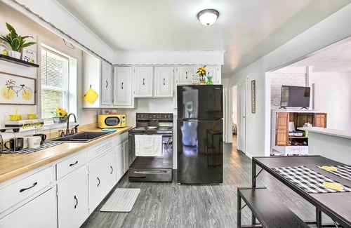 Gainesboro Cabin | Peaceful Gainesboro Retreat w/Deck & Yard!