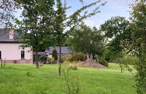 Wingfield Apartment | Peaceful Garden Studio near Gorey Sleeps 4 Parking