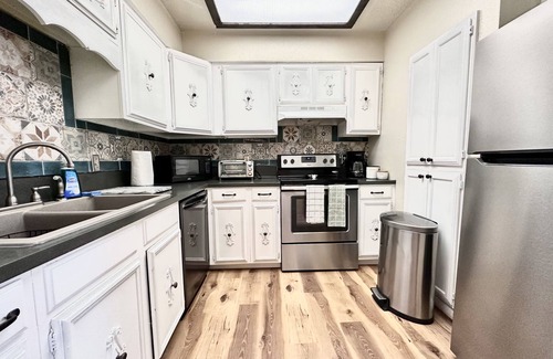 Point Venture House | Peaceful Getaway*Golf Course View*Lake Travis