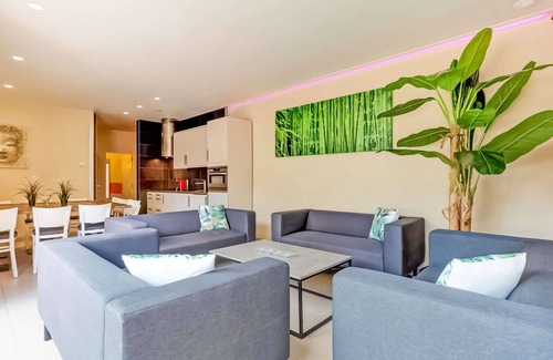 Avelgem House | Peaceful Getaway with Spa