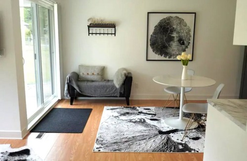 Guildford House | Peaceful Guest Suite