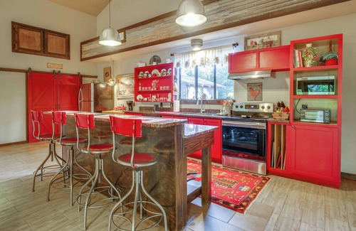 San Antonio Cabin | Peaceful Helotes Cabin: Fire Pit, 9 Mi to Old Town