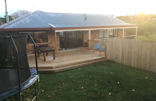 Otumoetai House | Peaceful Holiday Home
