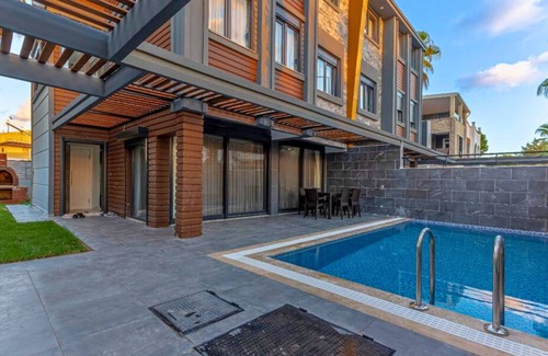 Kadriye Villa | Peaceful Holiday Villas-Jakuzzi-Fireplace-AC Rooms-Closed to Land of Legends