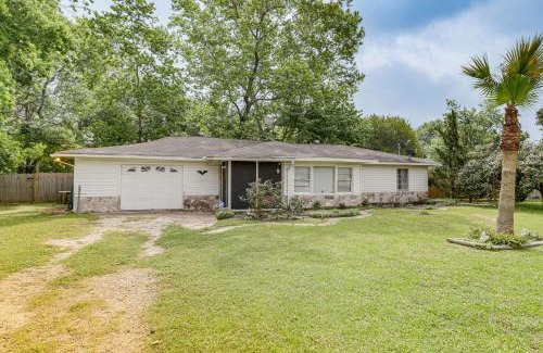 Kempwood House | Peaceful Home with Yard 13 Mi to Downtown Houston!