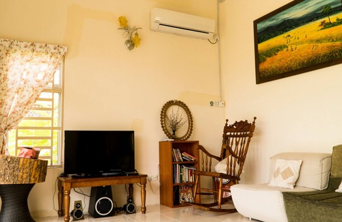 Simpang Ampat Villa | Peaceful Homestay Batu Kawan, Near IKEA, Stadium