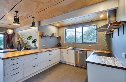 Luggate House | Peaceful Kiwi Crib with stunning views.