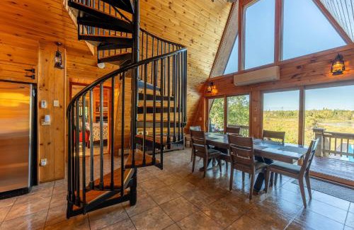 Ely House | Peaceful Lake Front A-Frame in Ely
