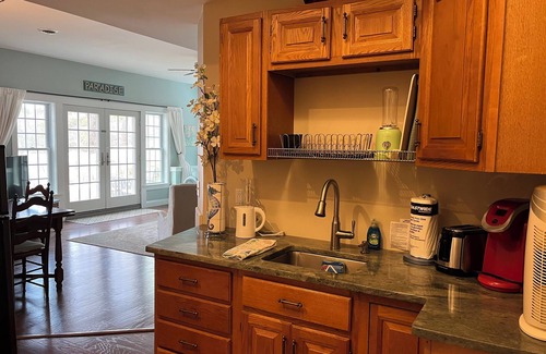 West Boothbay Harbor House | Peaceful Lake Waterfront! Automatic backup Generator! Full Kitchen! Heat & A/C
