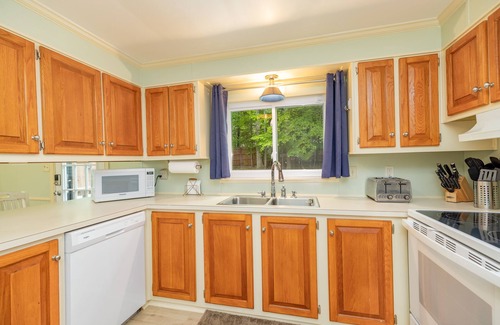 Wise House | Peaceful Lakefront Home w/Hot tub, Dock, Firepit, Kayak, Cornhole, Ramp nearby