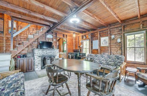Vassalboro House | Peaceful Lakefront Maine Cabin with Sunset Views