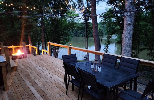 Anabel House | Peaceful Lakeside Getaway with Private Dock surrounded with Serene Wilderness