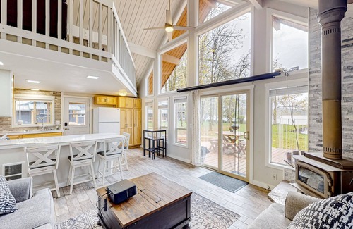 Silver Lake House | Peaceful lakeside home with wood-burning fireplace, patio, loft, & washer/dryer