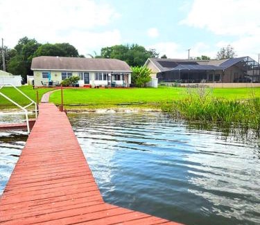 Winter Haven House | Peaceful Lakeside Retreat