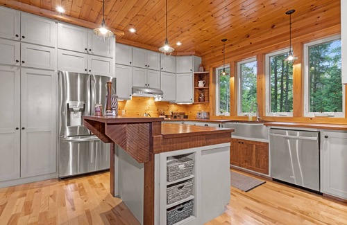 Baysville Cottage | Peaceful Landing
