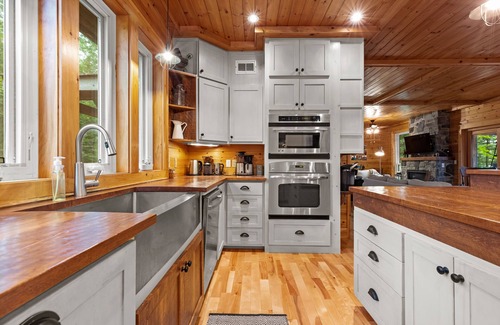 Baysville Cottage | Peaceful Landing