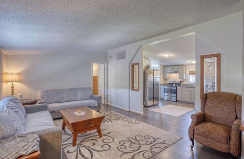 Dover House | Peaceful living just outside of town