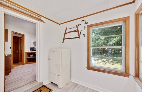 Bluemont Cabin | Peaceful Mountain Retreat Near Appalachian Trail, Wineries, Breweries and More