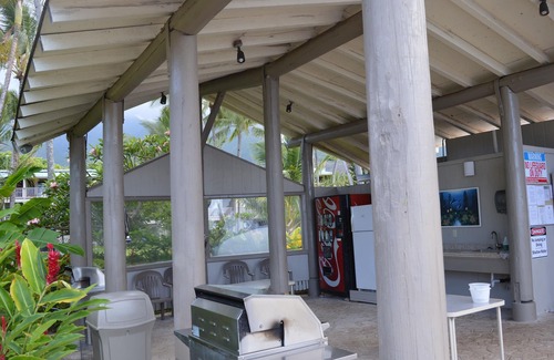 Ualapue Condo | Peaceful Ocean View. Ground Floor. Classy, clean and quiet.