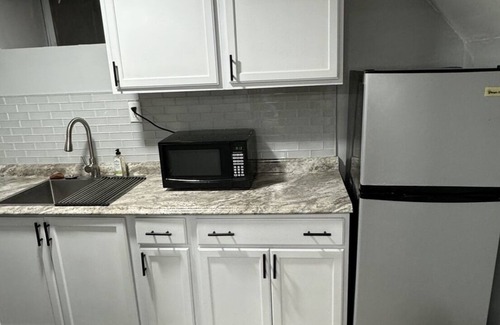 Buffalo House | Peaceful one bedroom in university district